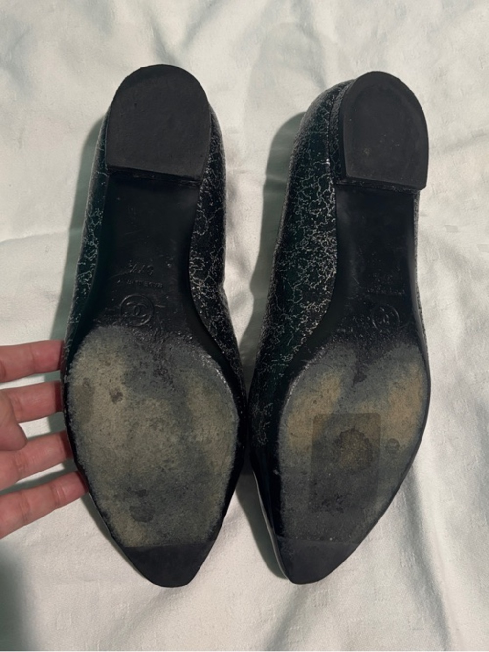 Chanel’s Interlocking CC Logo Pointed Toe Ballet Flats - Picture 11 of 16